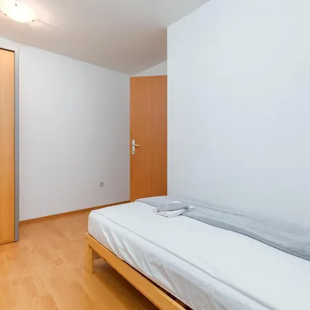 Lovely In With Wifi Holiday home