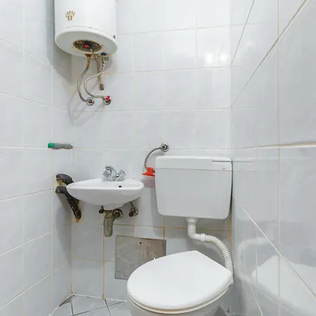 4 Bedroom Lovely In * Воднян