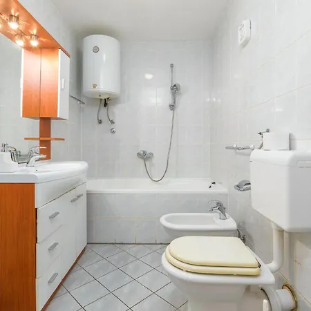 別荘 4 Bedroom Lovely In