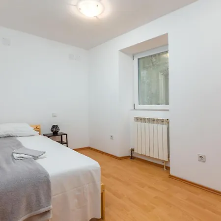 別荘 4 Bedroom Lovely In *