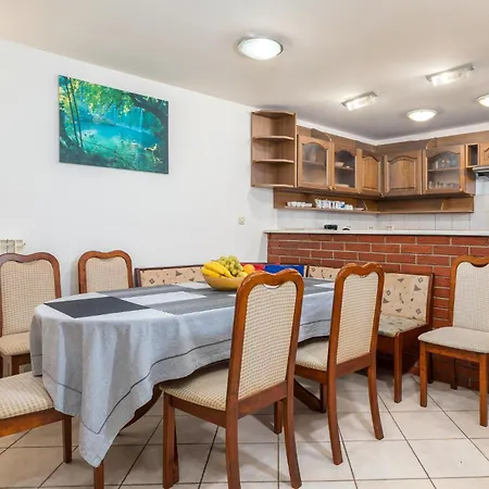 4 Bedroom Lovely In 別荘 ボドニャン