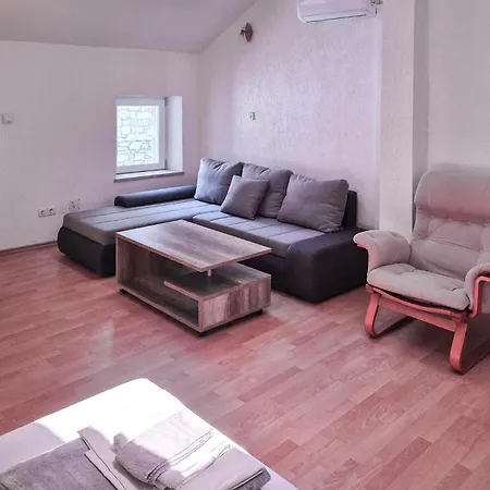 4 Bedroom Lovely In Дом отдыха Воднян